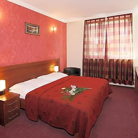 Relax Hotel 4*