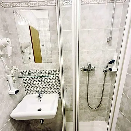 Relax Hotel 4*